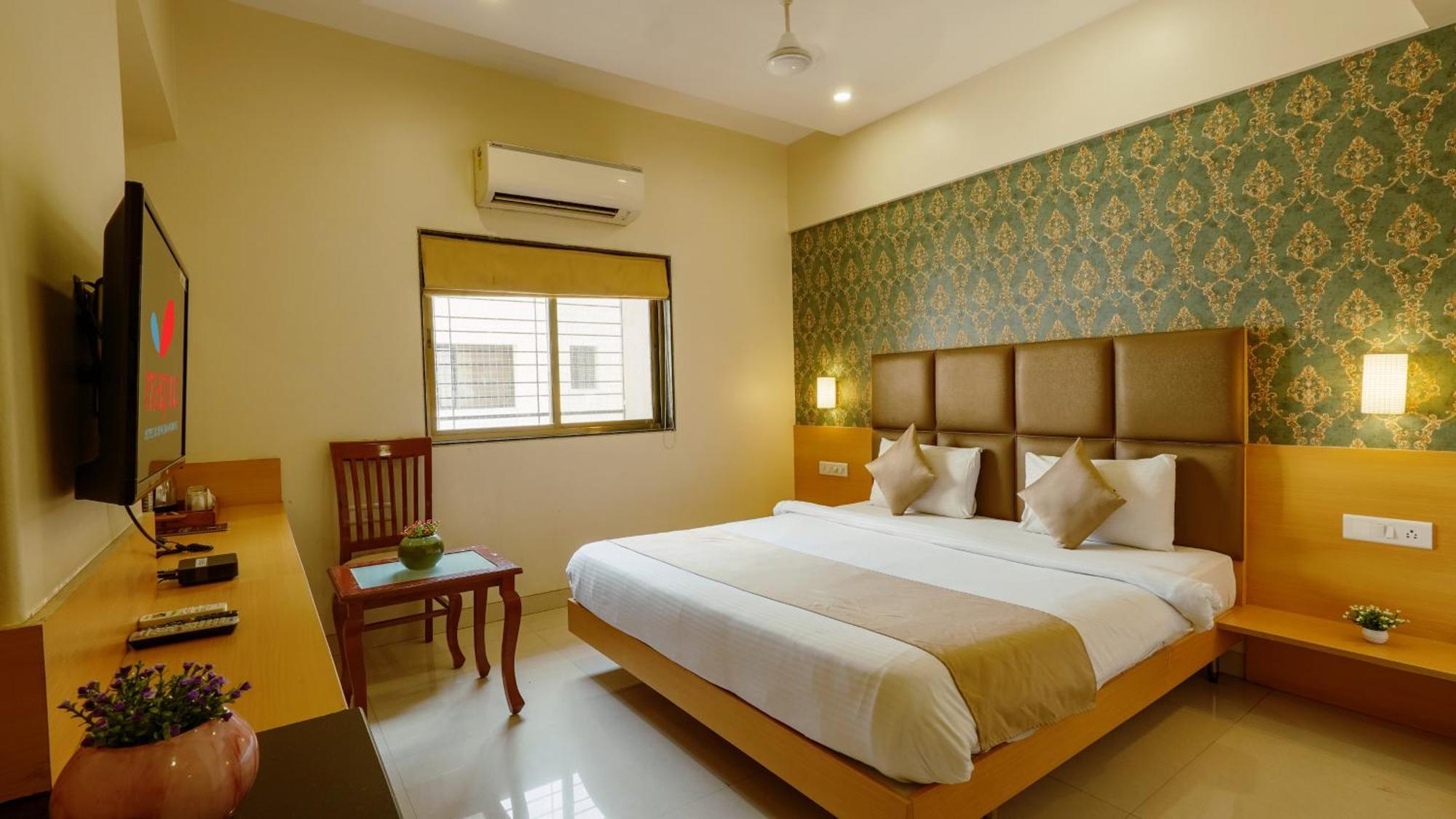 Magnus Square Business Hotel Near Pune Airport Kharadi Buitenkant foto